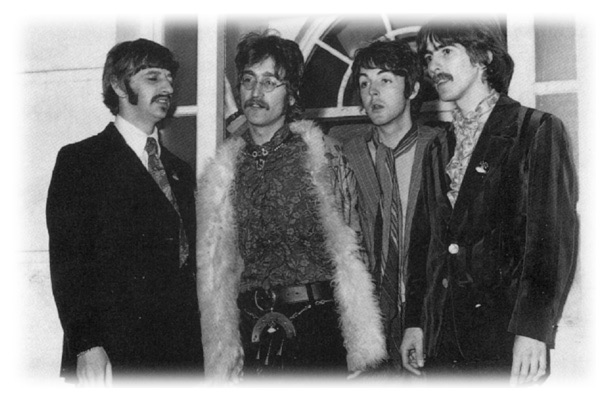 Ринго (стоит слева) с "The Beatles"